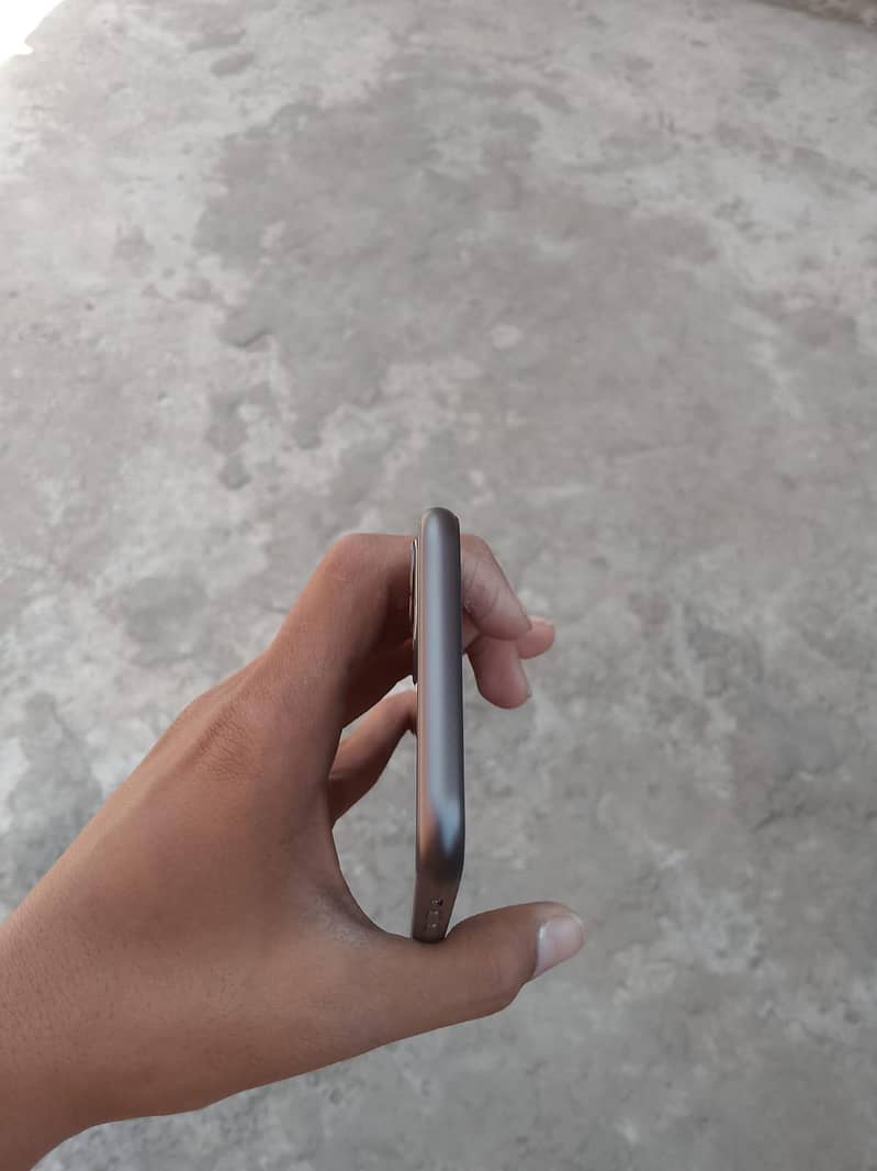 Apple iPhone 11 5