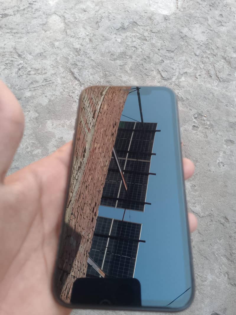 Apple iPhone 11 7