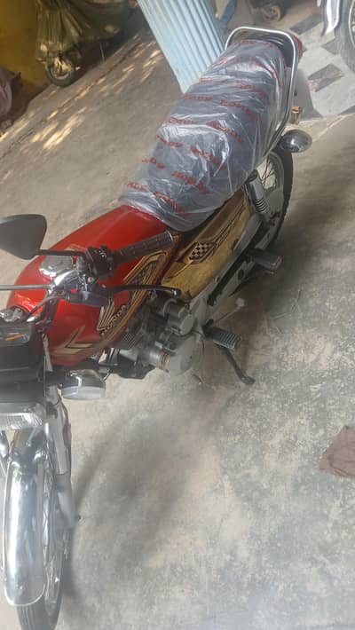honda 125 gold edition one hand used
