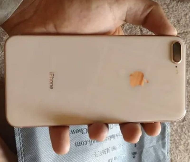 Apple iPhone 8 Plus 1