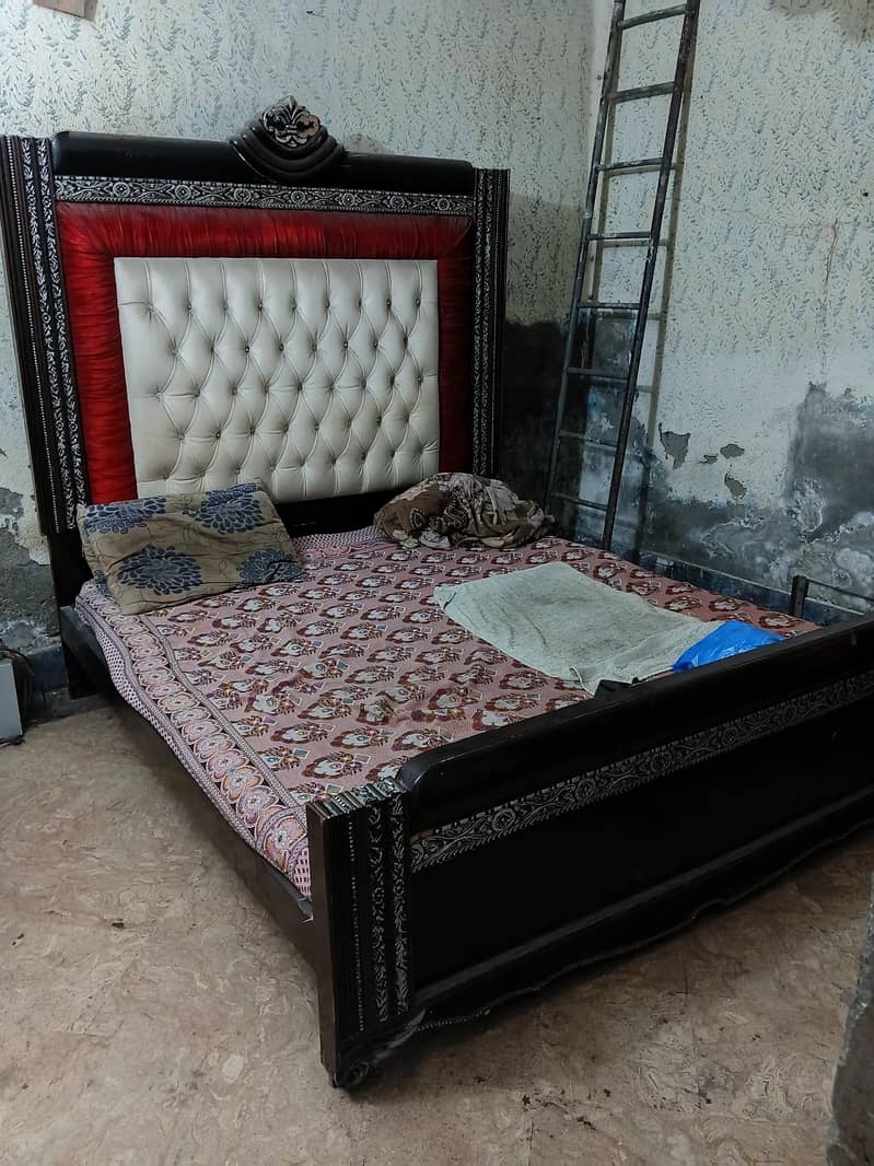 king size bed 0