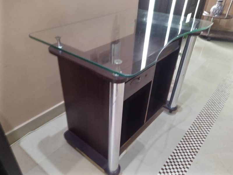 Computer Table 1