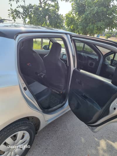Toyota Vitz 2011
