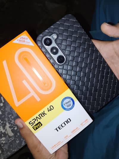 Tecno SPARK 40 Pro