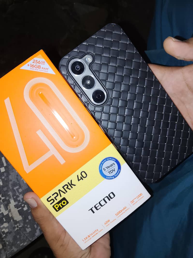 Tecno SPARK 40 Pro 0