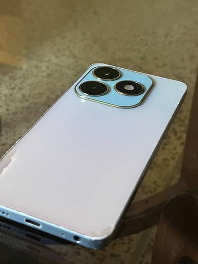 Tecno Spark 20 8+5GB Ram / 256 gb storage with original box and charge