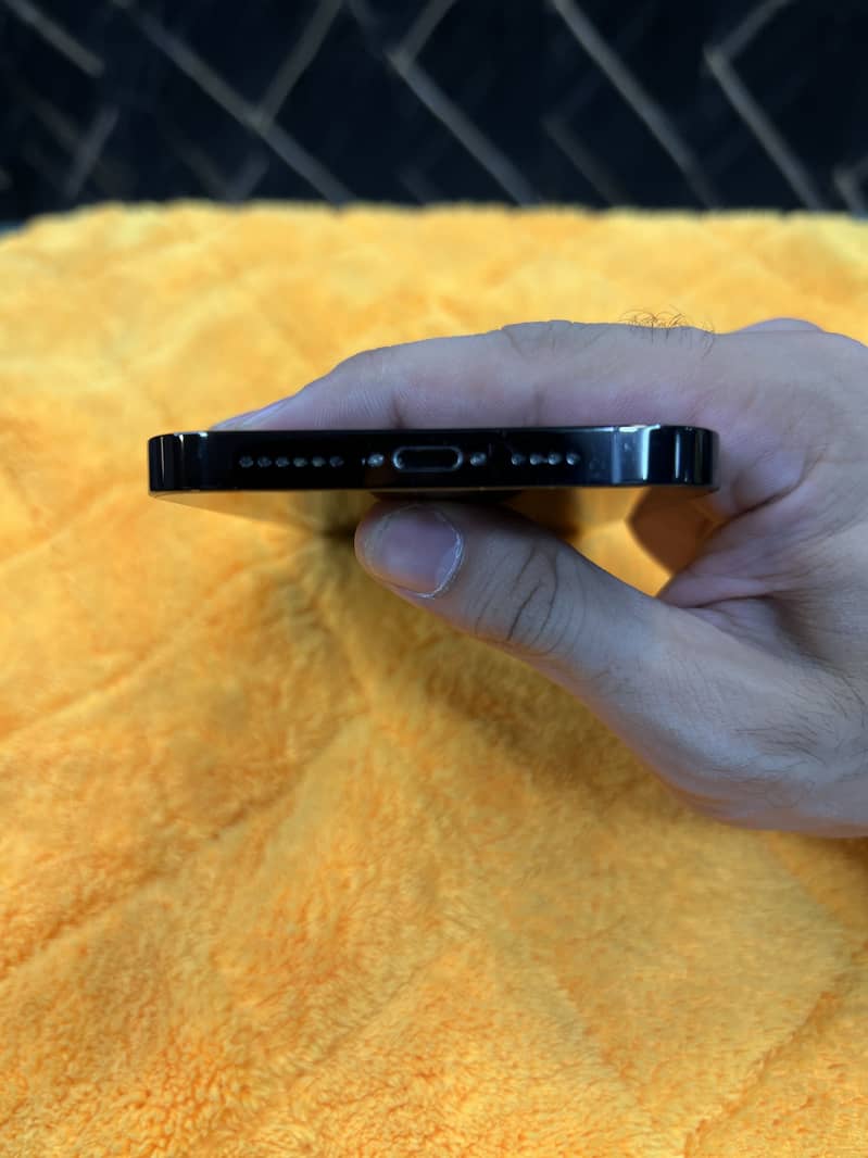 Apple iPhone 14 Pro Max 3