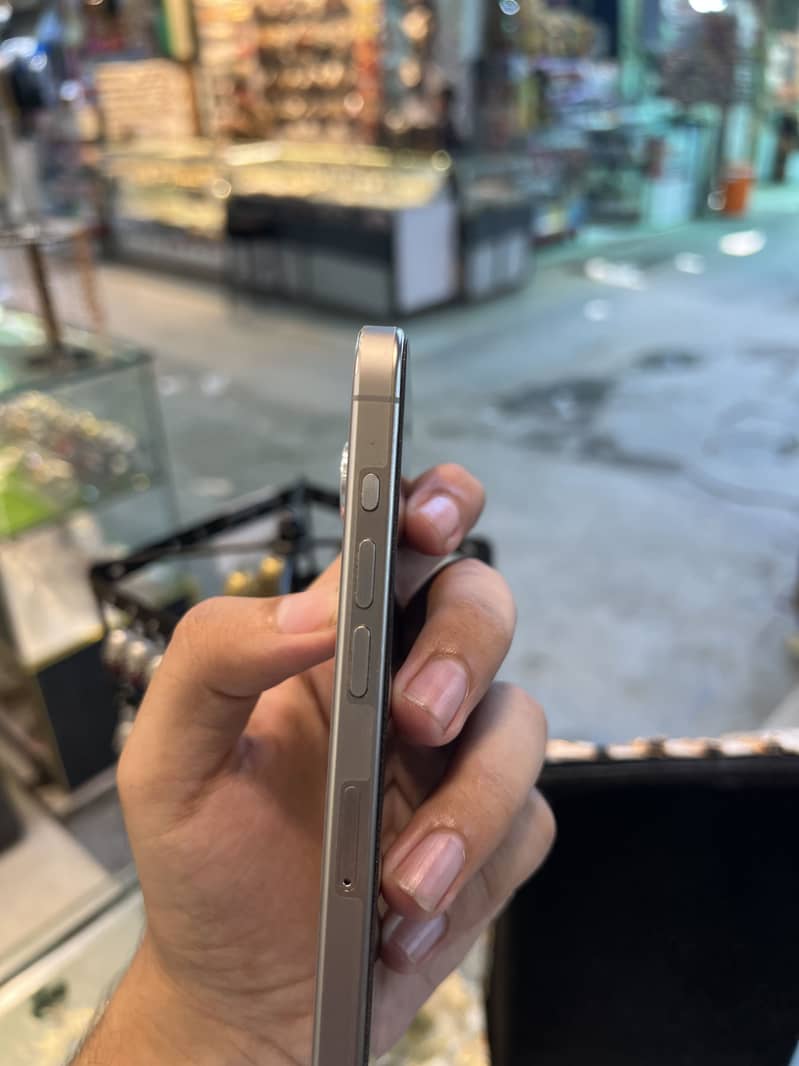 Apple iPhone 15 Pro 5