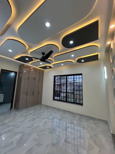 10 Marla Luxury House for Sale in LDA Avenue One Block J, Lahore