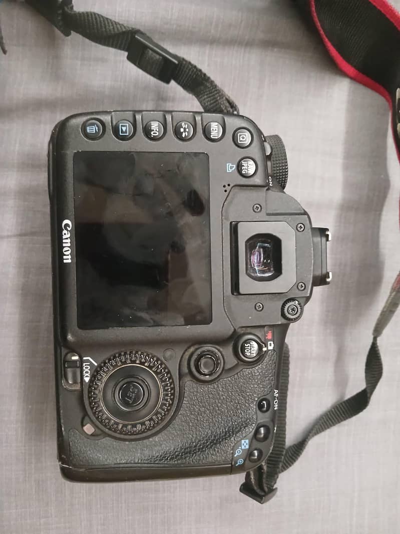 Canon 7D Camera 4