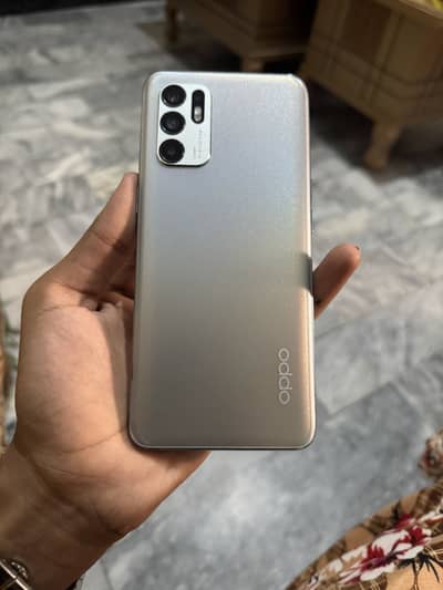 OPPO Reno6