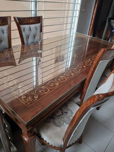 8 Seater Dinning Table Good Condition