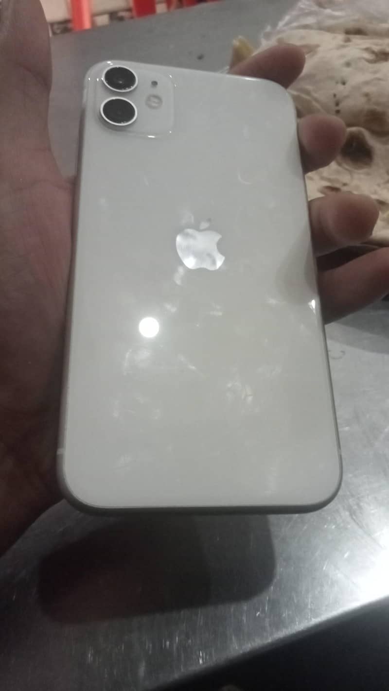 Apple iPhone 11 3