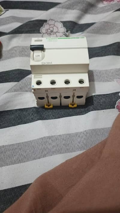 4-Pole RCCB / ELCB (Residual Current Circuit Breaker