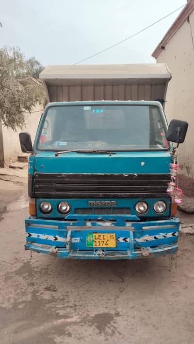 Toyota Hilux for sell good condition contener type bana h