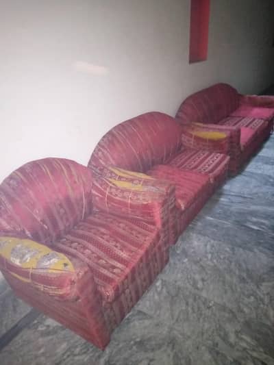 sofa set  (Urgent Sale)
