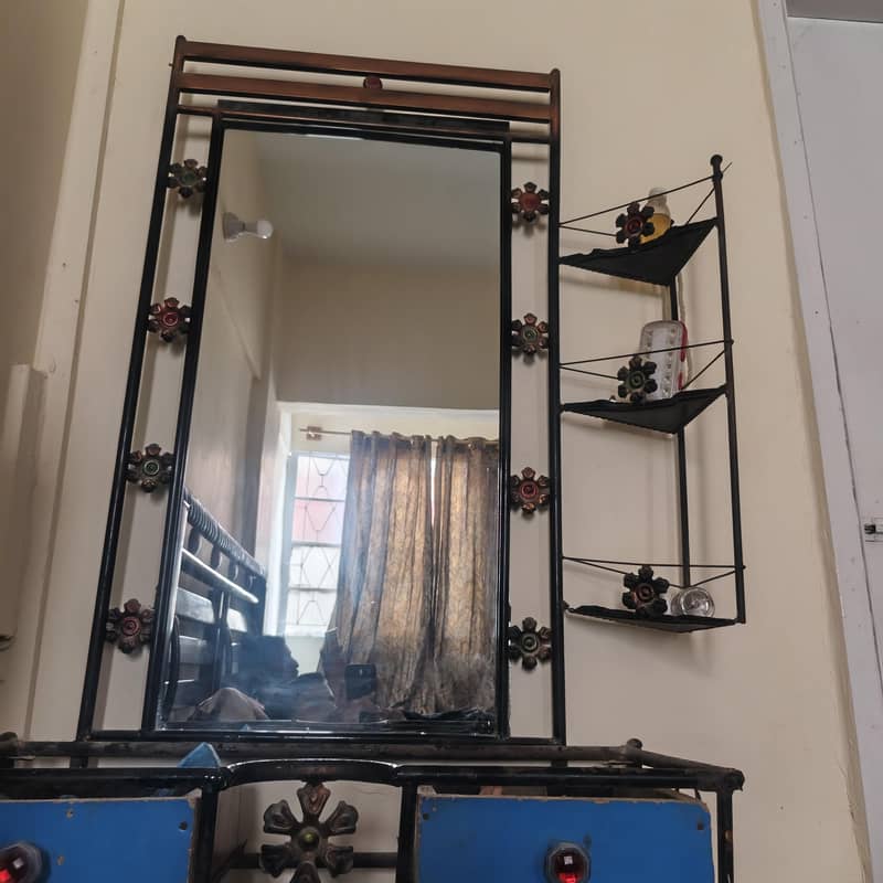 iron bed&dressing table 1