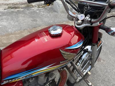 Honda CG 125 2018 model only 7600km driven total genuine bike