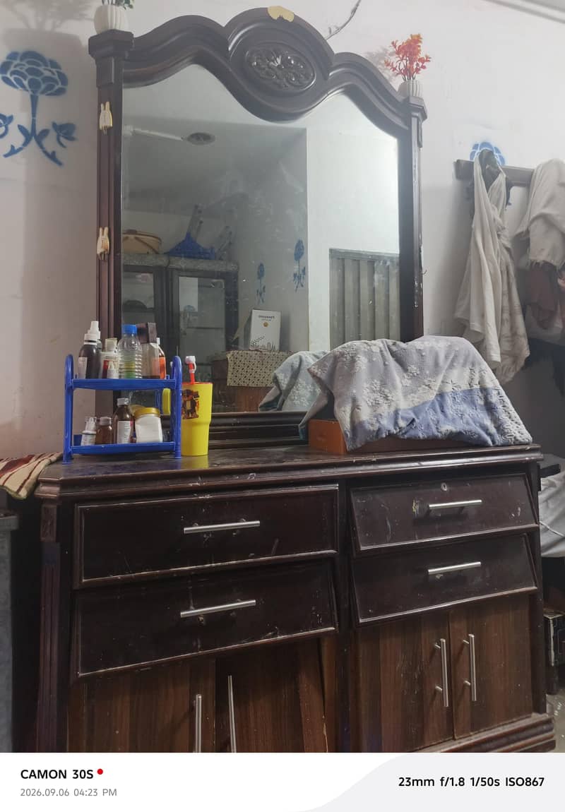 Dressing table 0