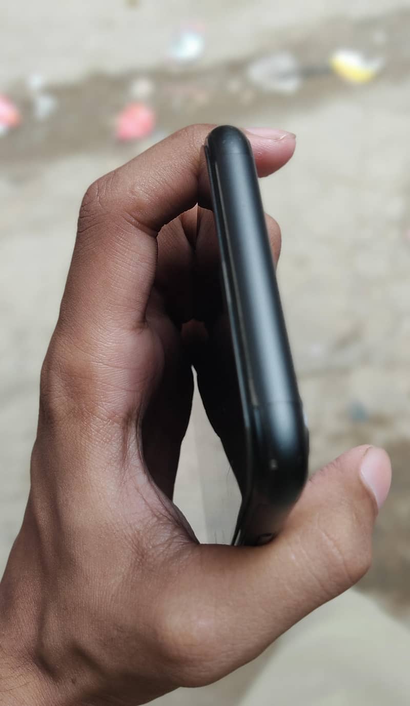 Apple iPhone 11 5