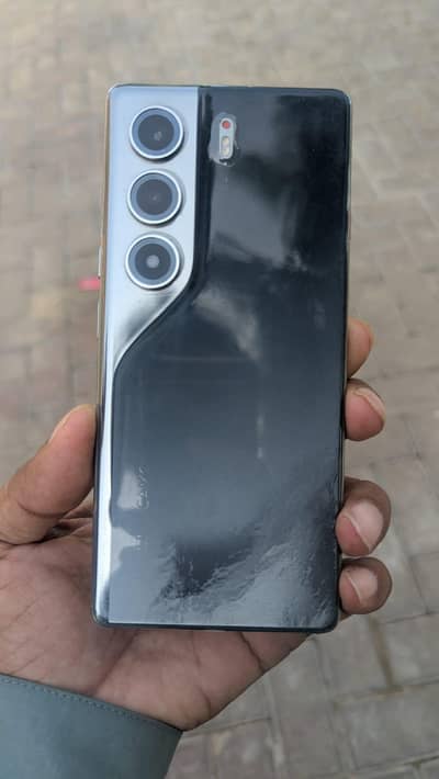 Tecno CAMON 40
