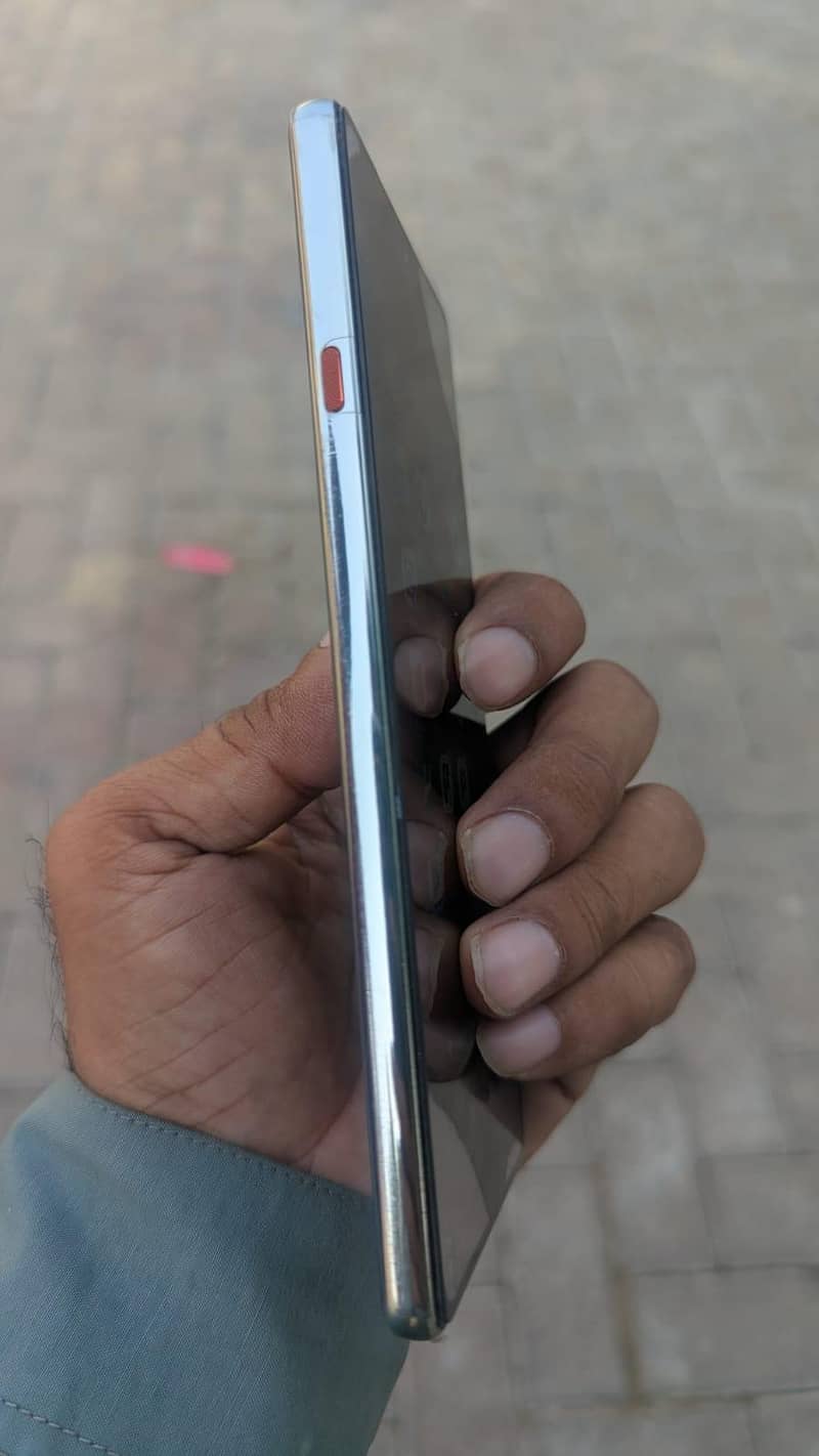 Tecno CAMON 40 1