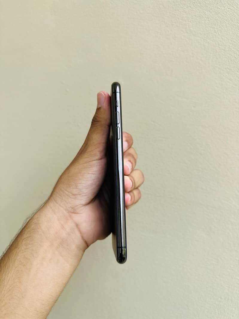 Apple iPhone 11 Pro Max 5