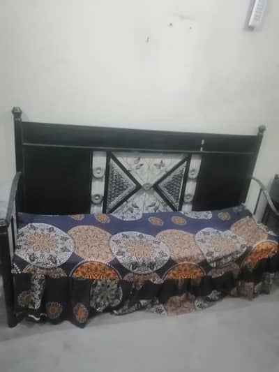 airn 5 setr sofa achai halt mokml lohe ka sofa set boht wazni he 0