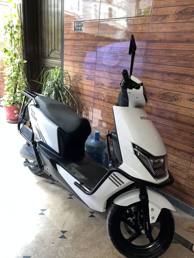 Model : Revoo C32 1800W