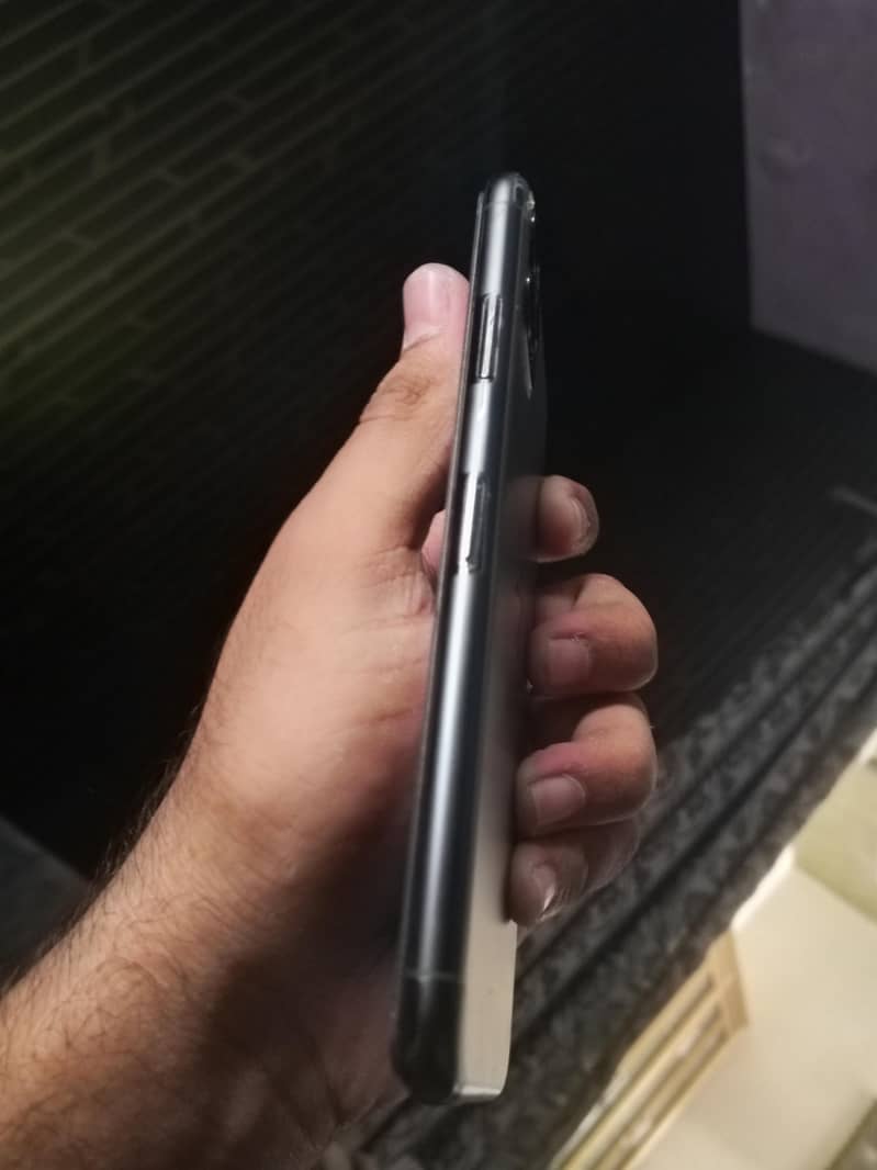Apple iPhone 11 Pro Max 8