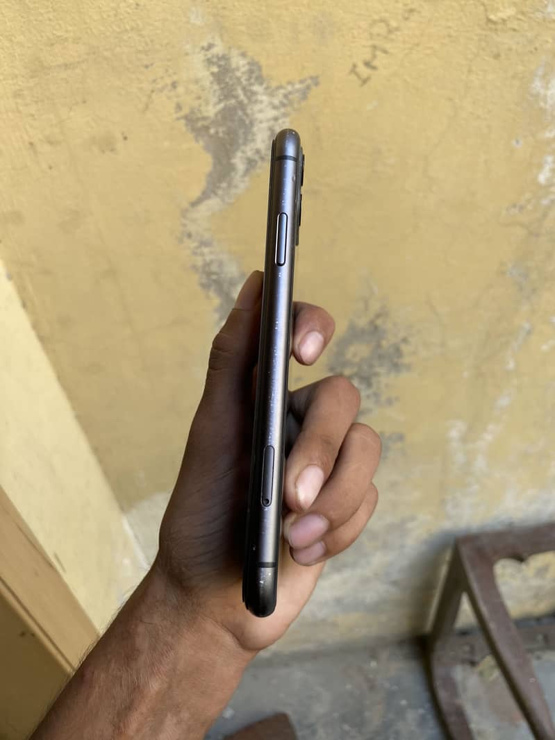 Apple iPhone 11 5