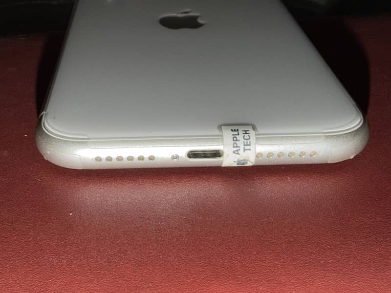 Apple iPhone 11 3