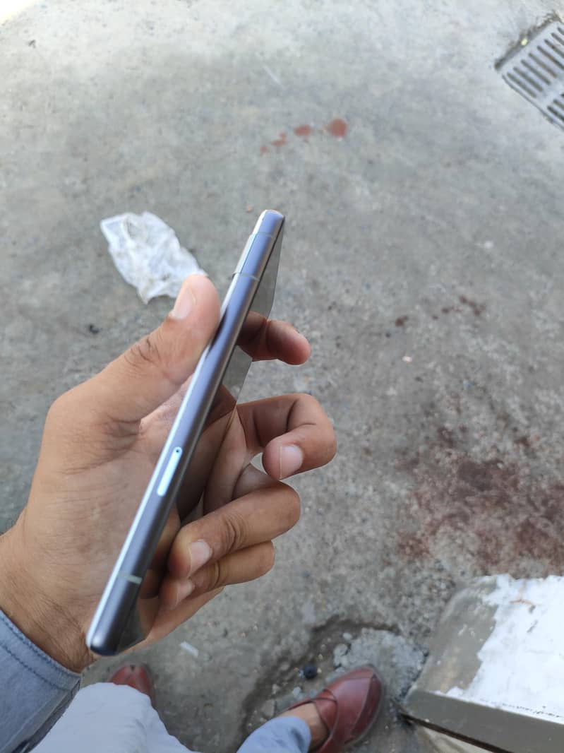 Google Pixel 7a exchange iPhone only 3