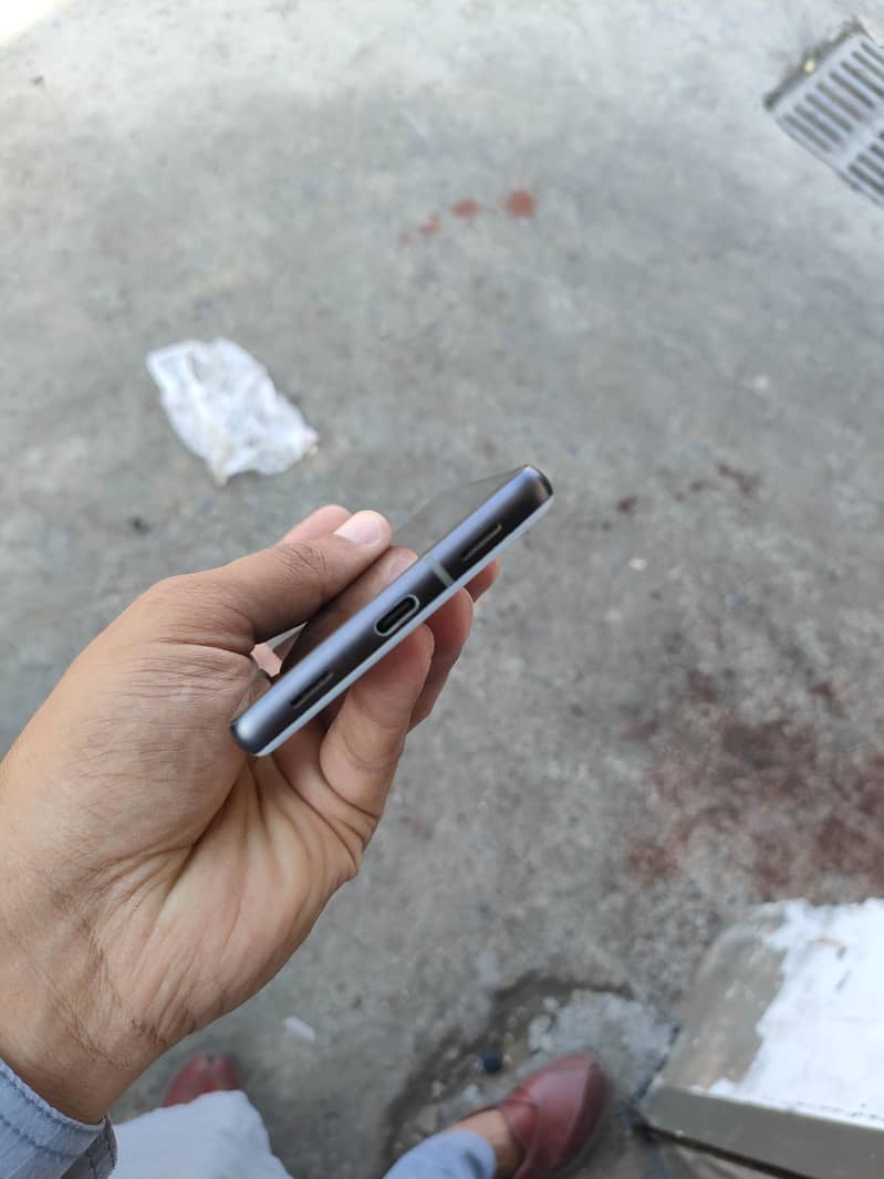 Google Pixel 7a exchange iPhone only 5