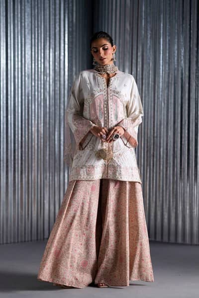 Pakistan No1 hole sale suit For functions