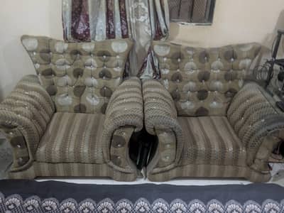 URGENT SALE 7 SEATER SOFA SET OK CONDITION