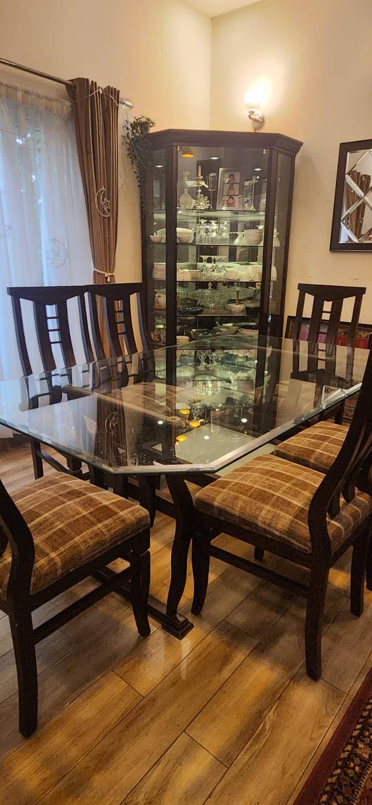 Dining Table + 6 Chair 4