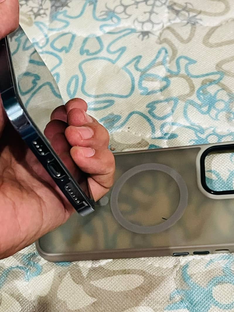 Apple iPhone 13 Pro Max 1