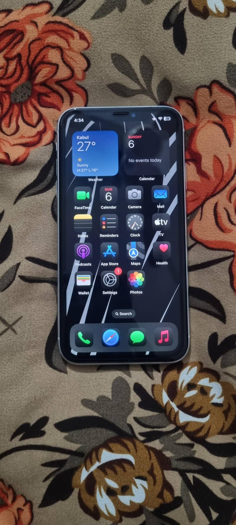 iPhone XR 1