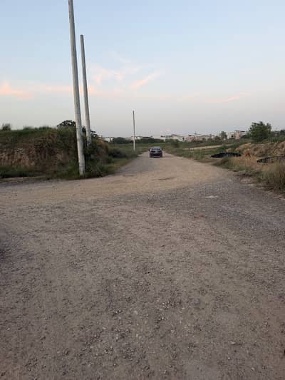 I-15/3. Plot number 27 street 46. Main Double Ke Back. 50 feet Road level Position letter available D-105 lack
