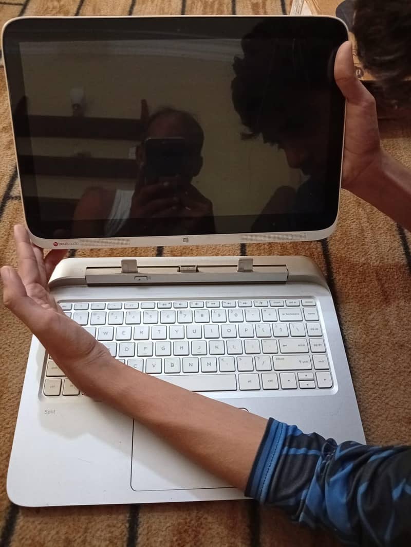 HP Split X2 i3 4th generation 7