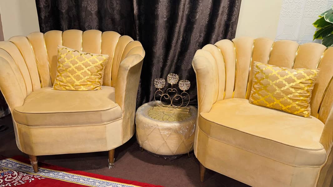 Bedroom sofa 0