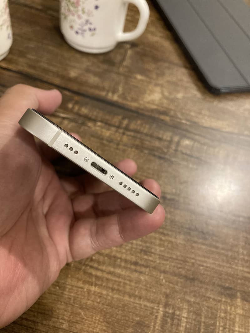 Apple iPhone 14 4