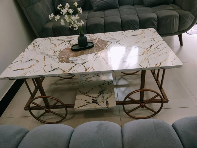 Center Table 0