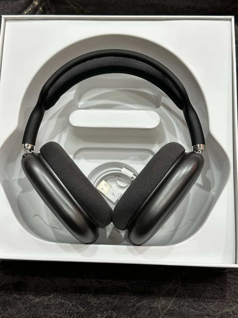 Airpords pro max 8