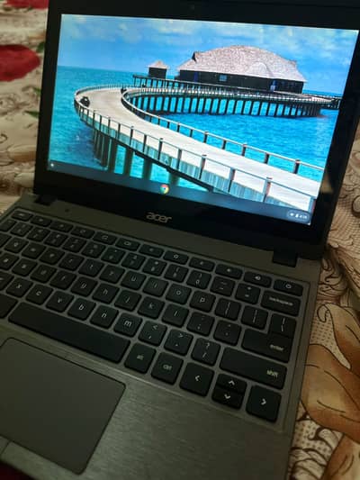 Chromobook OS version With Touch screen.
