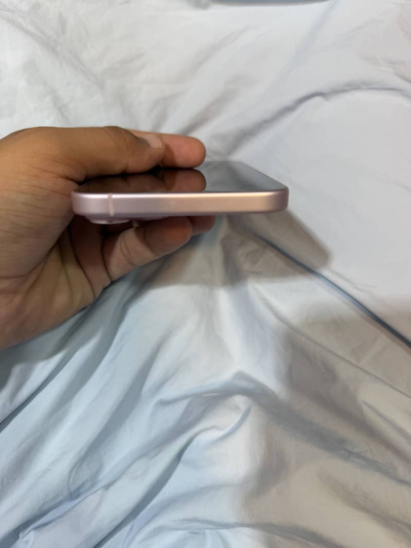 Apple iPhone 15 plus 4
