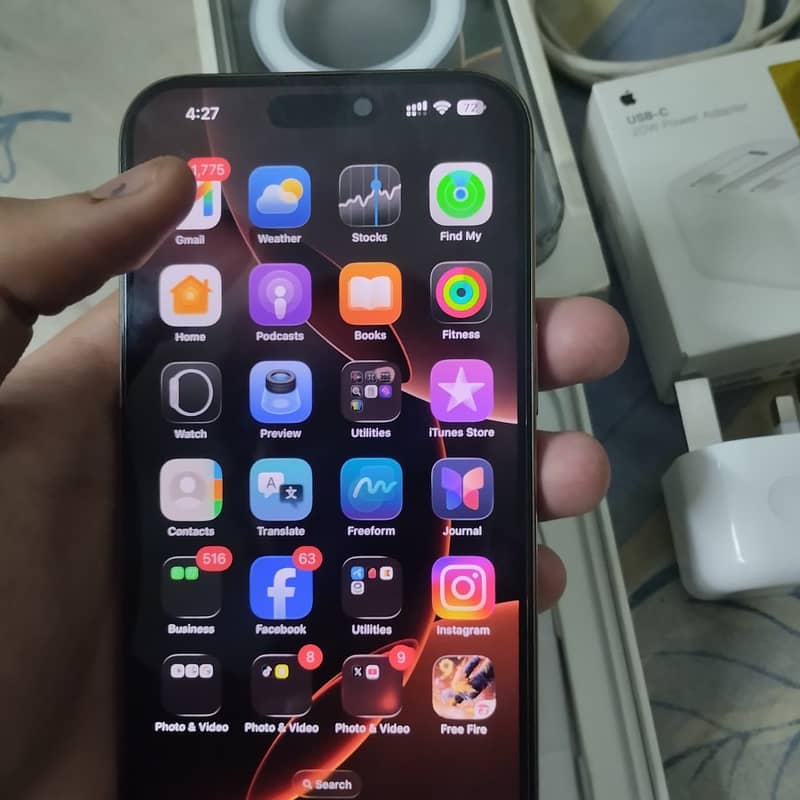 Apple iPhone 16 Pro Max 4