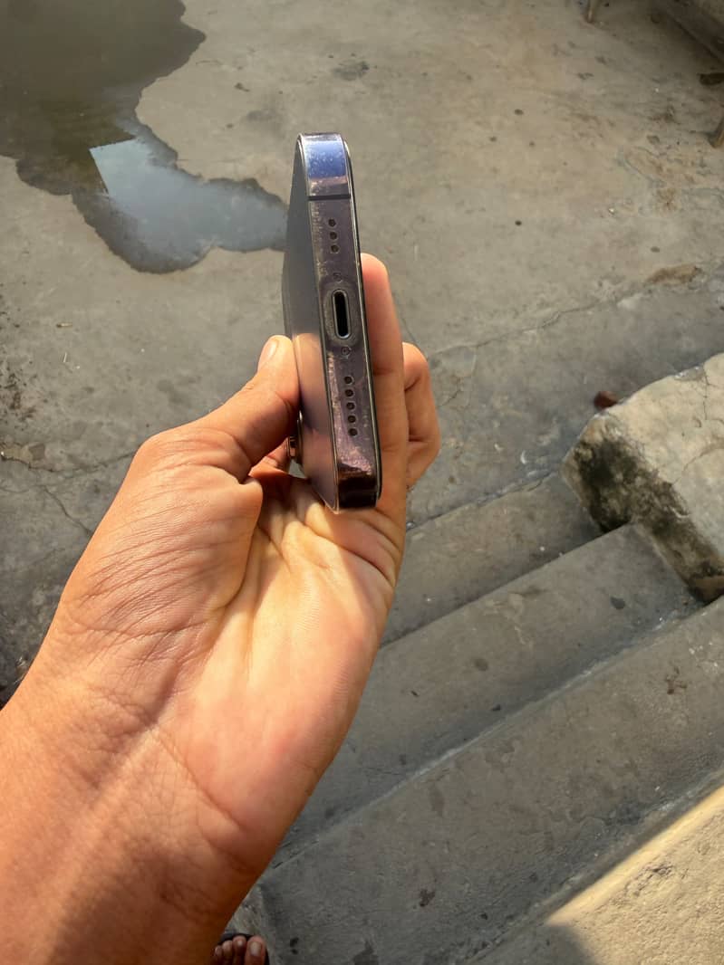 Apple iPhone 14 Pro 0