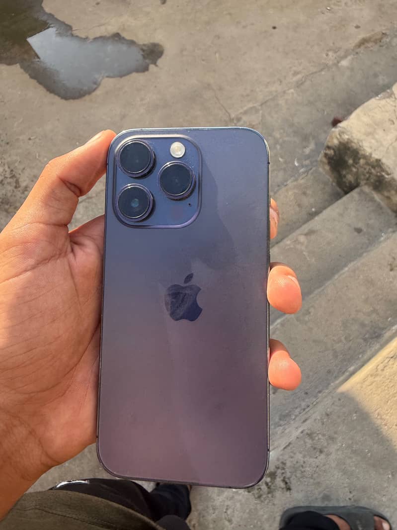 Apple iPhone 14 Pro 1